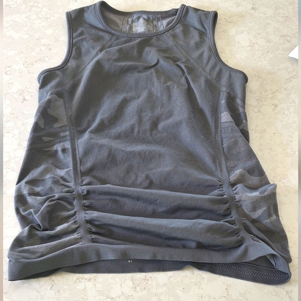 Athleta Gray Ruched Sleeveless Tank Top W Camo Detail Size M